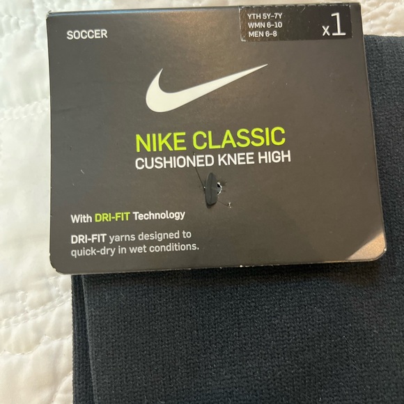 Nike Classic, cushioned knee high, soccer socks, black, NWT - Picture 4 of 5